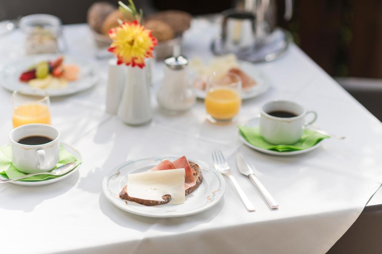 Pension Zum Burggraefler 첸나 외부 사진