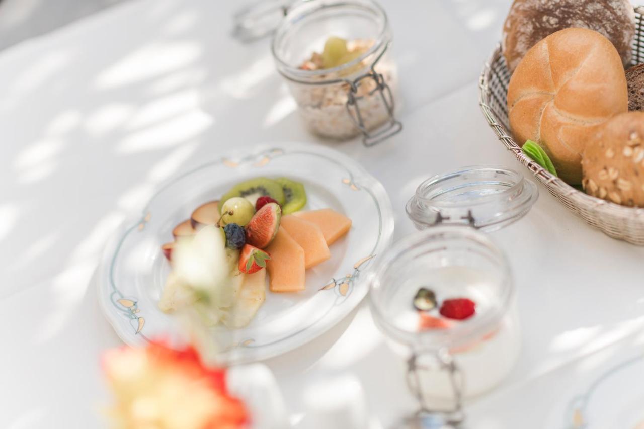 Pension Zum Burggraefler 첸나 외부 사진